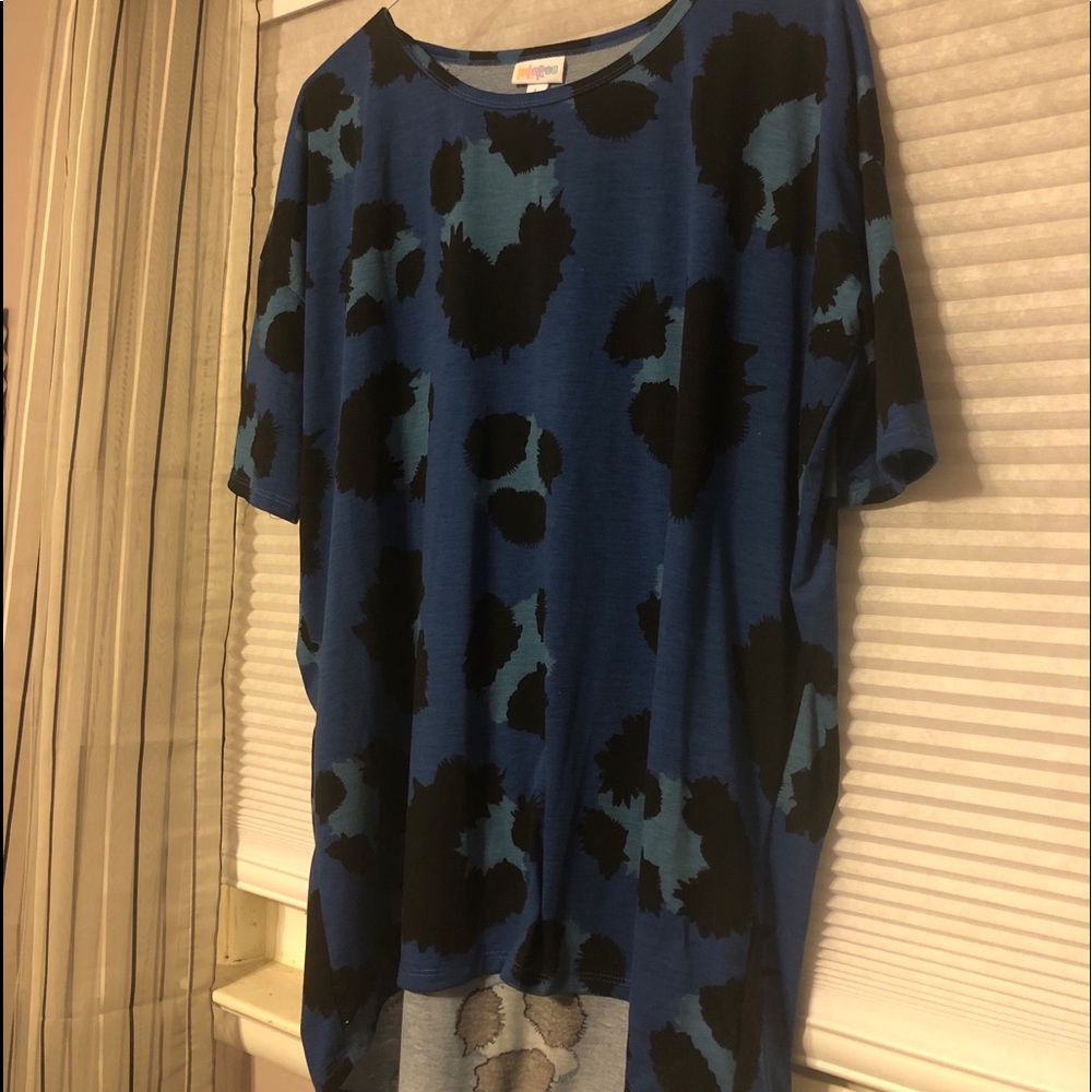 Lula roe Irma top Large.